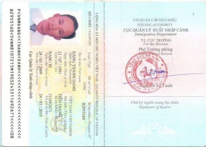 Photo hộ chiếu nguyên cuốn để làm hồ sơ xin visa Trung Quốc. - thủ tục làm visa đi Trung Quốc