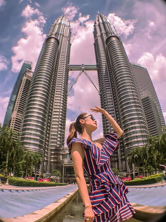 tham quan tháp đôi trong tour du lịch free & easy Malaysia