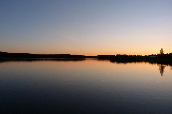 Hồ Skabram ở làng Jokkmokk