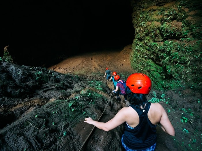 Những lưu ý khi khám phá hang động Jomblang