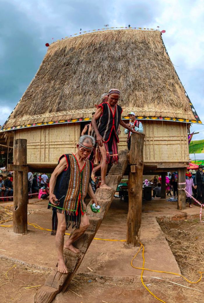 thời gian lễ mừng lúa mới của người Jrai ở Tây Nguyên