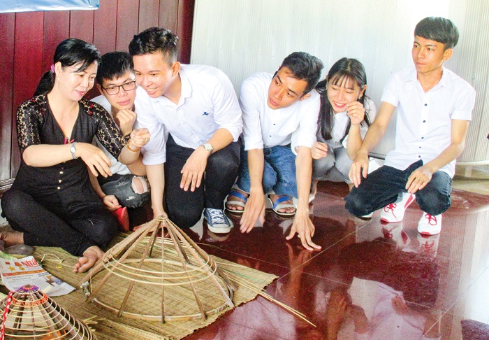 Cần Thơ cũng là nơi có làng nón lá Việt Nam nổi tiếng
