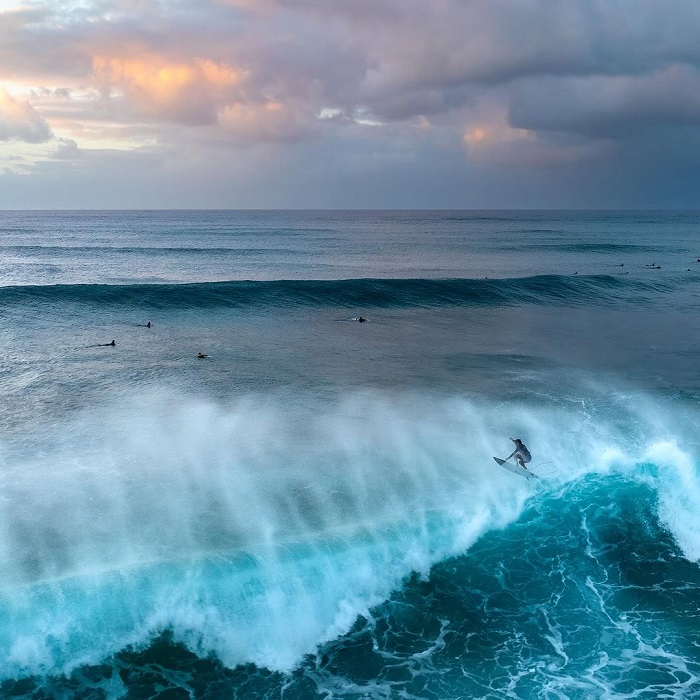 Pipeline là địa điểm lướt sóng đẹp trên thế giới nằm ở Hawaii