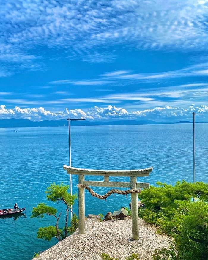 Hồ Biwa là hồ nước lâu đời trên thế giới, cảnh đẹp trong lành