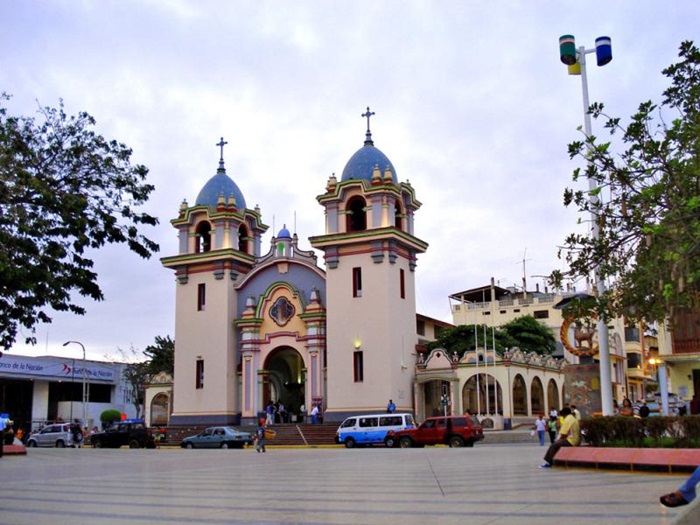 Nhà Thờ Mẹ San Nicolás De Tolentino là địa điểm tham quan xung quanh rừng ngập mặn Tumbes