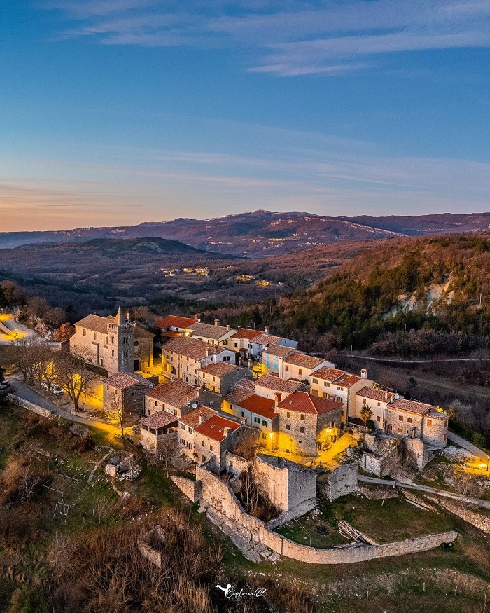 Hum là thành phố nhỏ nhất thế giới nằm tại Croatia