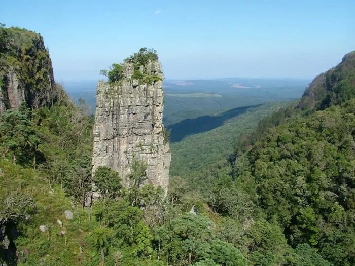 Khối đá Pinnacle Rock ở hẻm núi sông Blyde Nam Phi