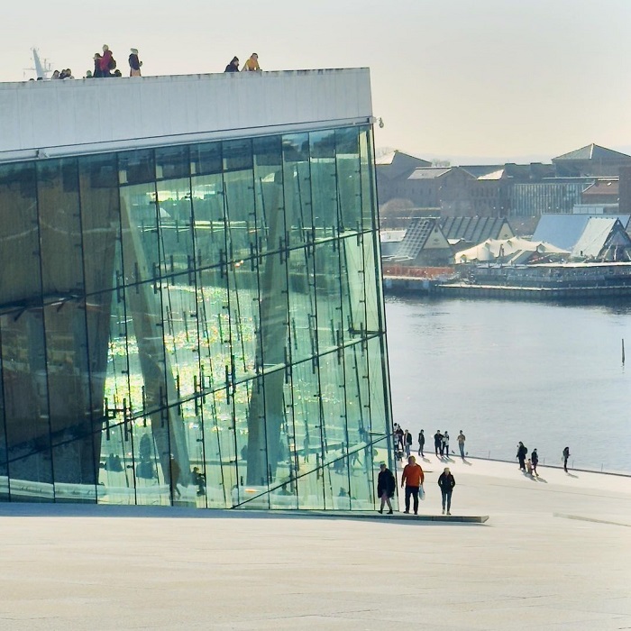 Nhà hát Opera Oslor là một trong những nhà hát đẹp nhất thế giới tại Na Uy