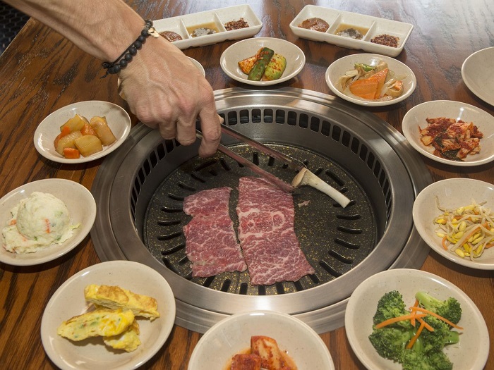 Thưởng thức thịt nướng Hàn Quốc