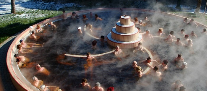 tắm nước nóng ở thành phố Gyula Hungary
