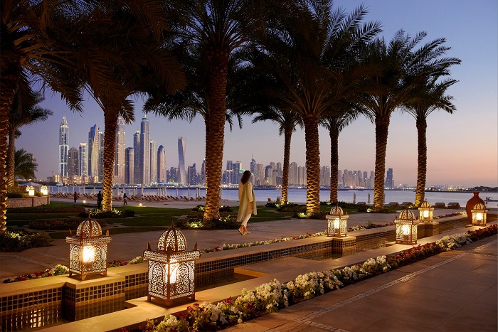 Ngắm hoàng hôn ở Khách sạn Fairmont the Palm Dubai