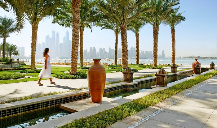 Khu nghỉ dưỡng 5 sao này nằm trên Palm Jumeirah - Khách sạn Fairmont the Palm Dubai