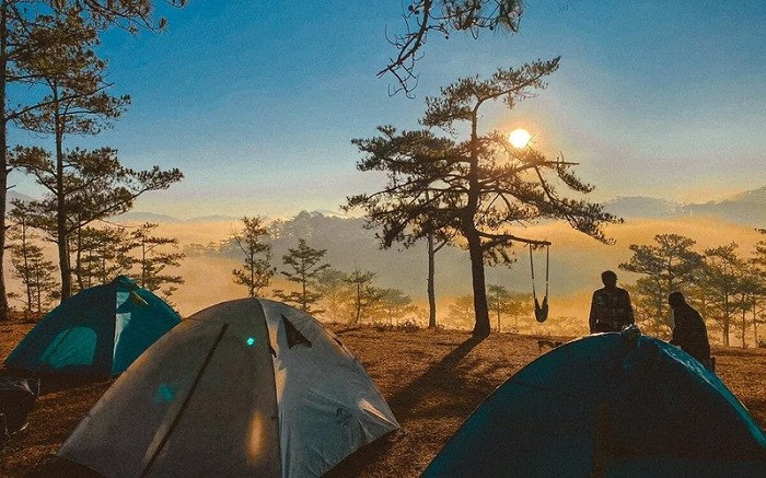 cắm trại trên núi Bà Đen thu hút du khách