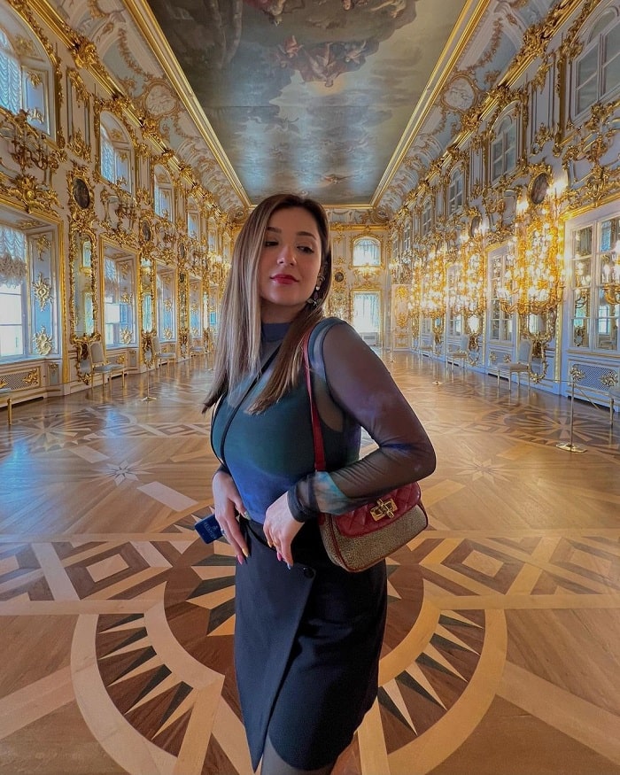 Bên trong cung điện Peterhof Nga