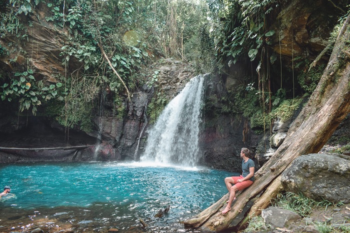Đi bộ đường dài đến thác nước đảo Guadeloupe