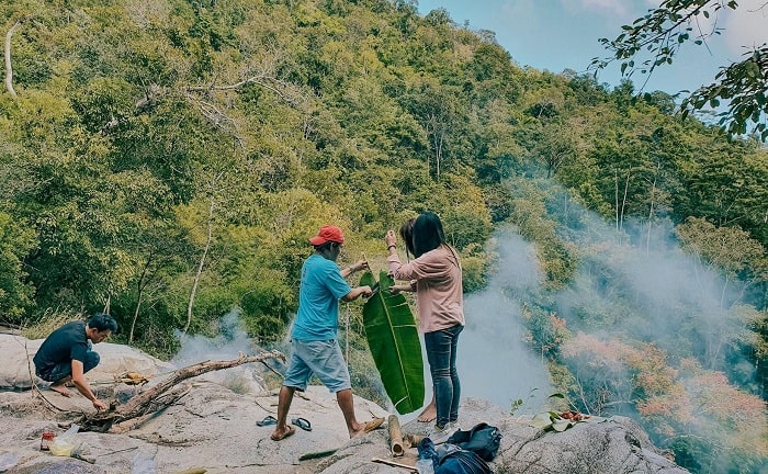 Cắm trại và picnic thiên nhiên ở thác Savin Ninh Thuận