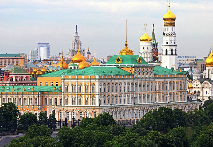 Cung điện Kremlin là điểm tham quan gần nhà thờ chính tòa Thánh Vasily