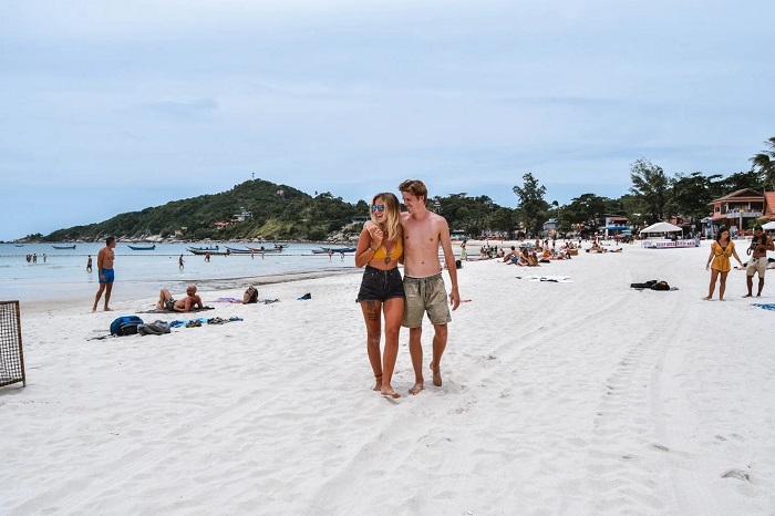 Bãi biển Haad Rin là địa điểm nổi tiếng ở đảo Koh Phangan
