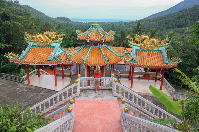 Đền thờ Trung Quốc Nữ thần từ bi là địa điểm nổi tiếng ở đảo Koh Phangan