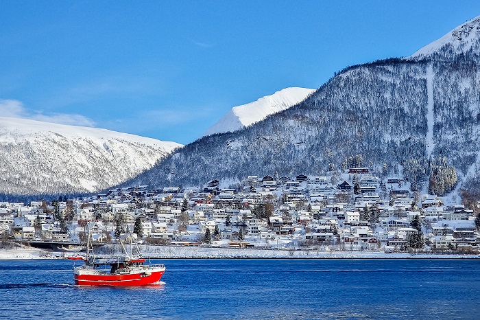 du lịch Tromso Du thuyền vịnh hẹp