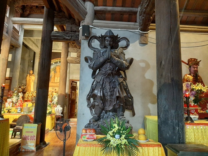 chùa Tiêu Dao Bát Tràng - những bức tượng