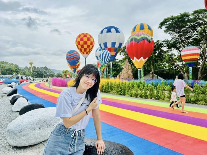 bảo tàng nghệ thuật ánh sáng và vườn khinh khí cầu tại Thái Lan