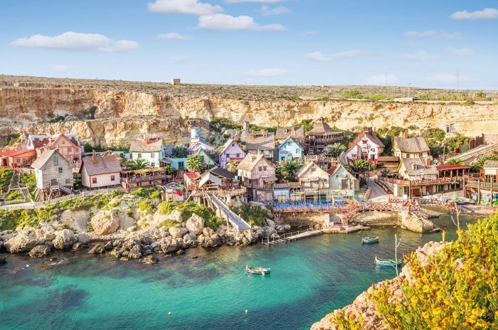 Làng Popeye là một trong những địa điểm nổi tiếng nhất để ghé thăm ở Malta. 