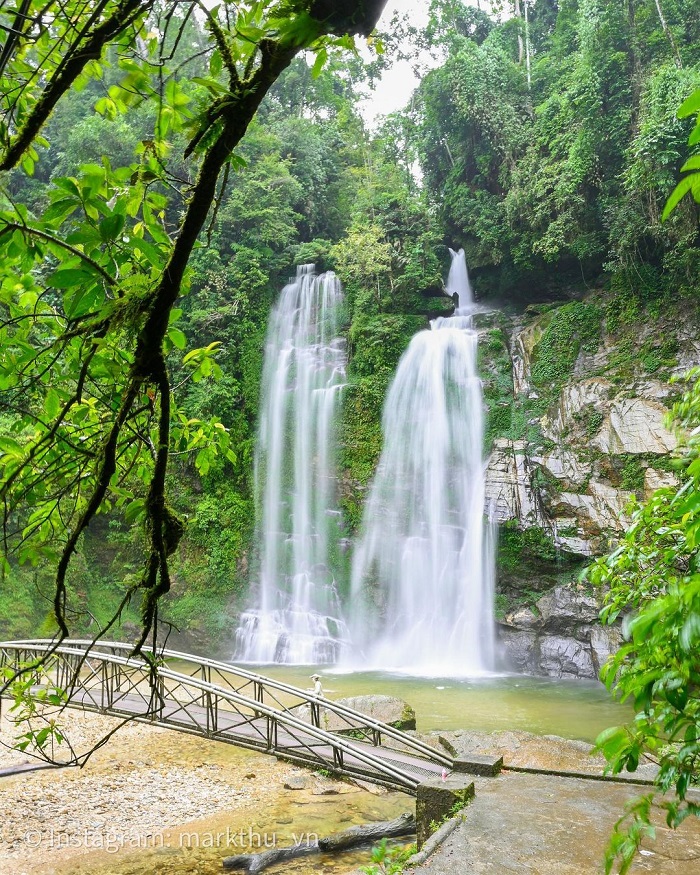 Thác Tiên là thác nước đẹp ở Hà Giang nằm tại huyện Xín Mần
