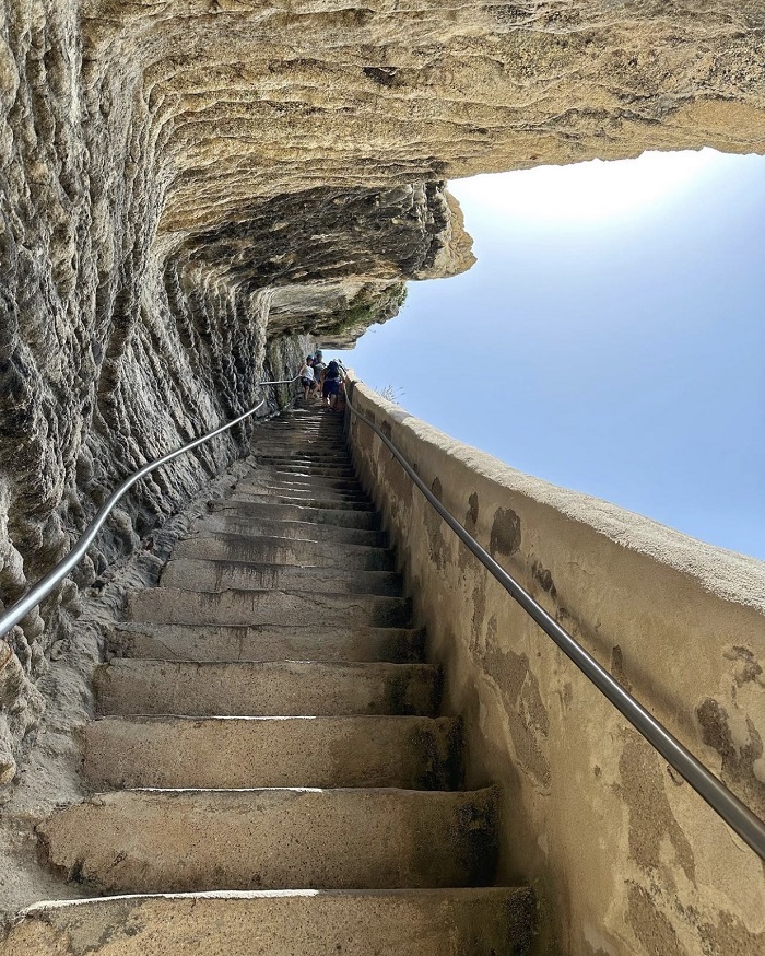 Đi bộ ngắm đại dương trên cầu thang của vua Aragon - du lịch Bonifacio