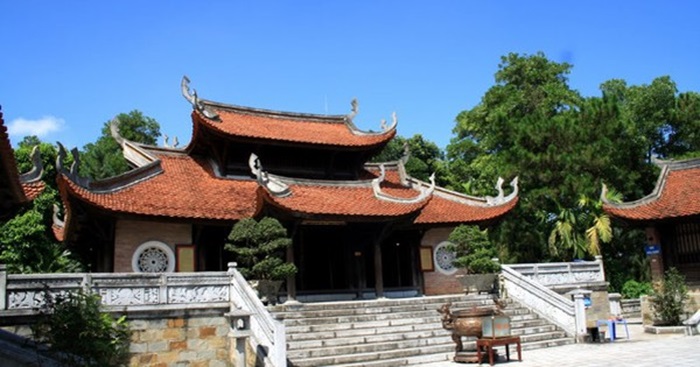 địa điểm du lịch Phú Thọ - đền Quốc Mẫu Âu Cơ