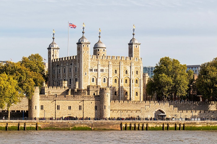Toà tháp của thủ đô Luân Đôn là một trong những điểm đến nước Anh nổi tiếng nhất 