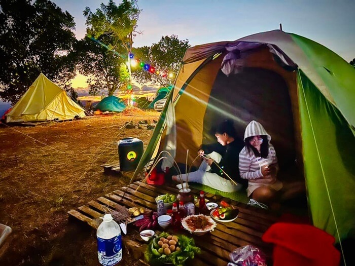 Đi tour Đắk Nông khám phá hồ Tà Đùng: Cắm trại