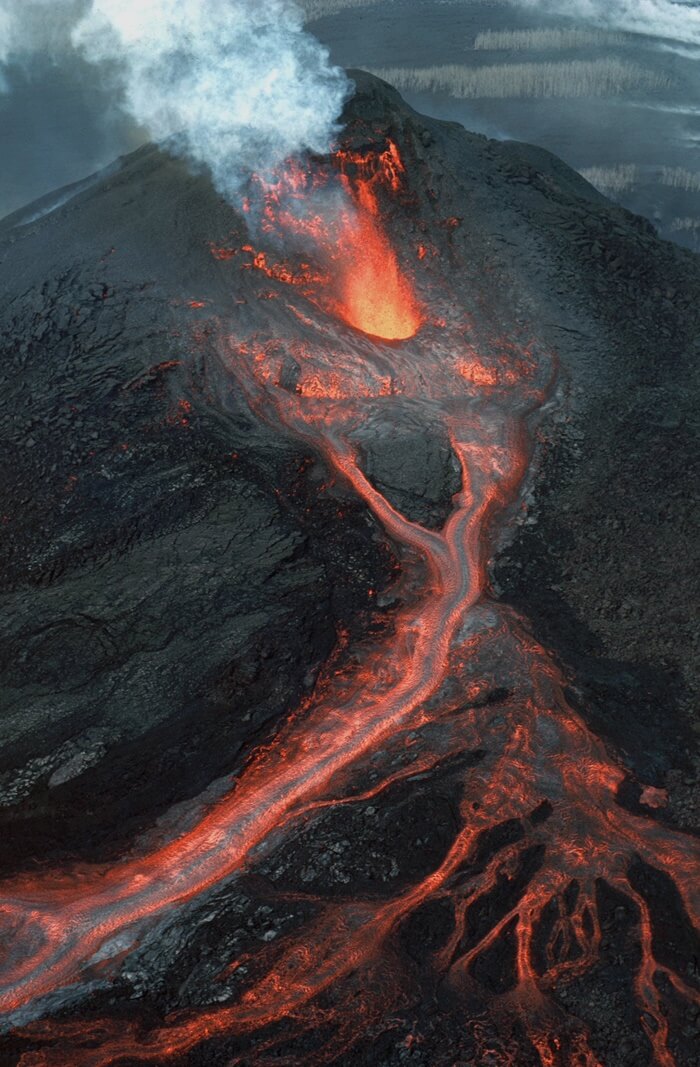 Đi tour hawaii nên mặc gì: Áo phông quần bò khi ngắm núi lửa