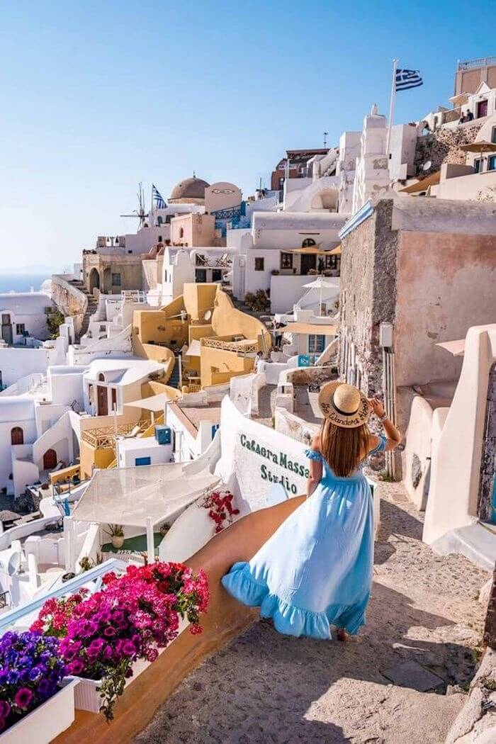 Lưu ý khi đi tour Hy Lạp bạn nên chú ý chọn những trang phục sáng màu để check-in