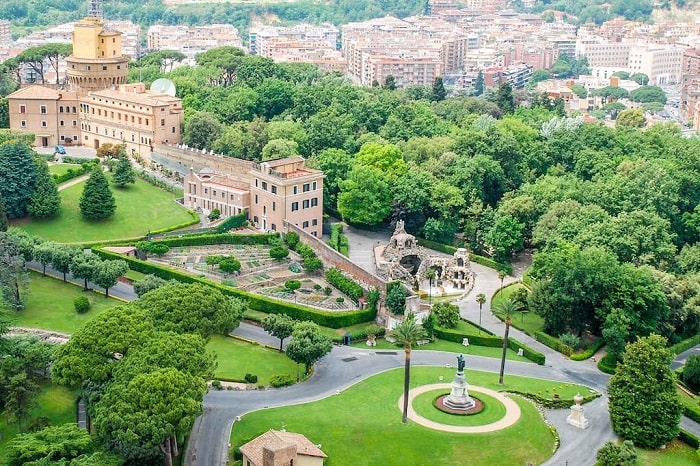 Kinh nghiệm du lịch Vatican - nên đi chơi ở Công viên Vatican