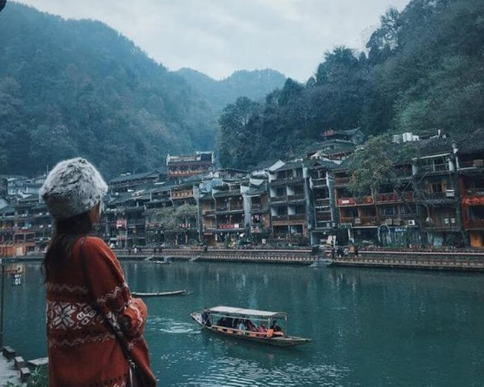 Đi tour Trung Quốc mùa nào đẹp và lý tưởng nhất? Nhớ ghé thăm Phượng Hoàng Cổ Trấn