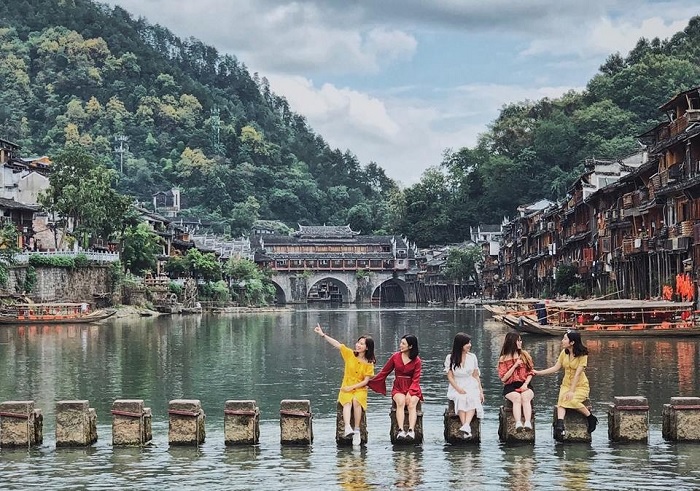 Du lịch Trung Quốc: Khám phá cổ trấn Phượng Hoàng