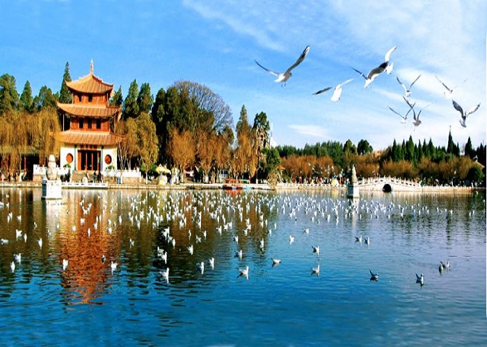 Hồ Điền Trì