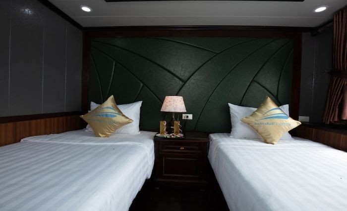 Phòng ngủ 2 giường thích hợp sử dụng cho các gia đình - du thuyền Santa Maria Halong