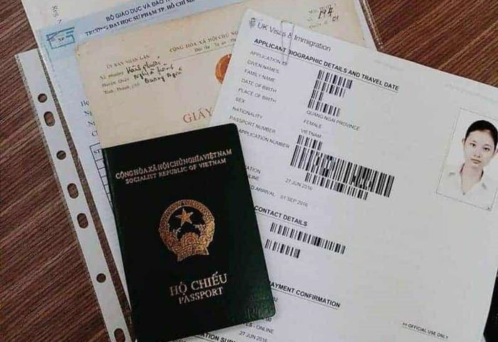 Cần chuẩn bị đủ giấy tờ để làm thủ tục xin visa đi Thái Lan. 