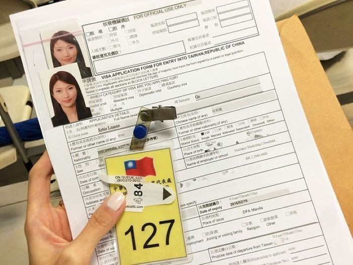 Chuẩn bị giấy tờ đầy đủ để làm thủ tục làm visa đi Đài Loan thăm thân