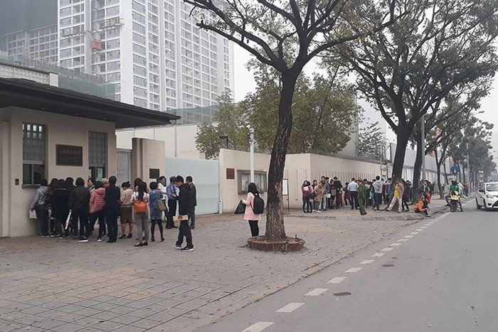 Nên đặt lịch làm thủ tục xin visa du lịch Nhật Bản trước 1 ngày tại Đại Sứ Quán.  - kinh nghiệm xin visa du lịch Nhật Bản