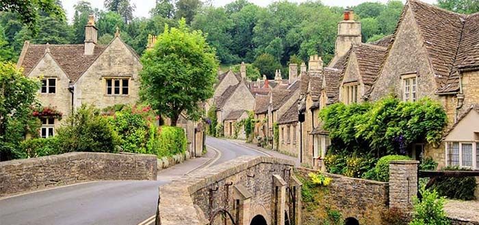 Khi có visa bạn bạn đừng bỏ lỡ kiến trúc toà nhà tại đây độc đáo ấn tượng –kinh nghiệm xin visa du lịch Anh