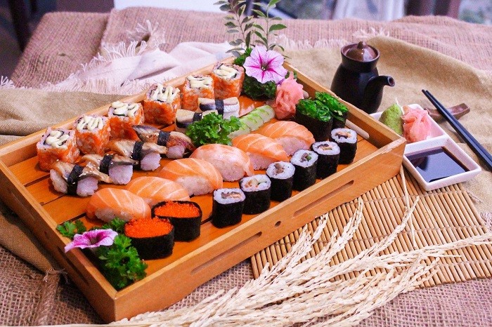 Đi tour du lịch Free & Easy Nhật Bản thưởng thức Sushi