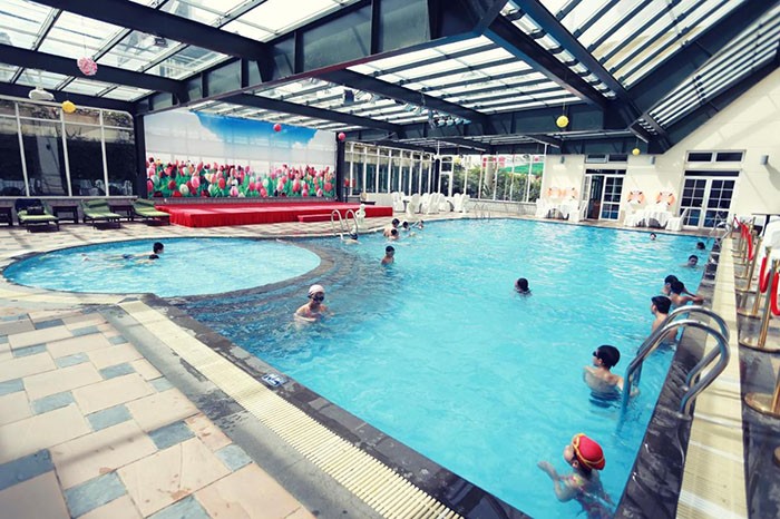 Khách sạn 4 sao ở Đà Lạt - Bể bơi trong khách sạn