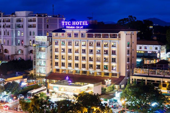 Khách sạn 4 sao ở Đà Lạt - Khách sạn có vị trí đẹp gần chợ đêm, view Hồ Xuân Hương
