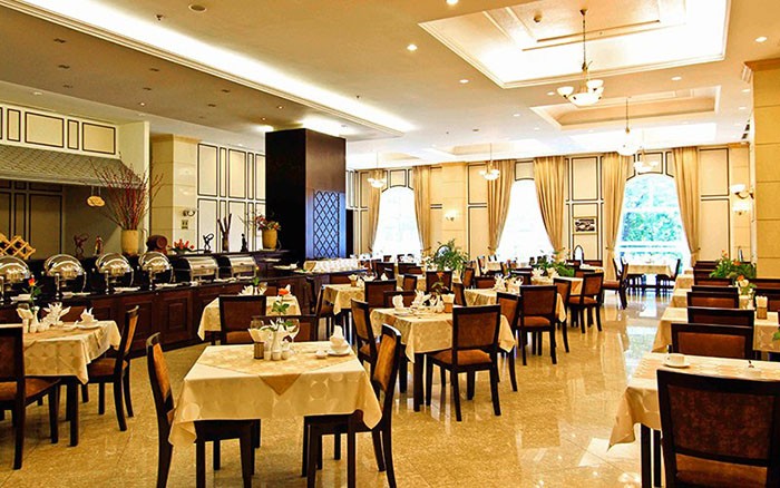 Khách sạn 4 sao ở Đà Lạt - Không gian nhà hàng sang trọng tại La Sapinette Hotel Dalat