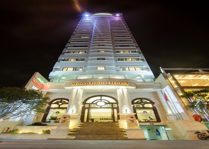 Khách sạn 4 sao ở Huế - Khách sạn Moonlight cao chọc trời 