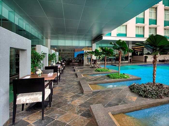 Khách sạn 4 sao ở Malaysia -Khuôn viên khách sạn Furama Bukit Bintang