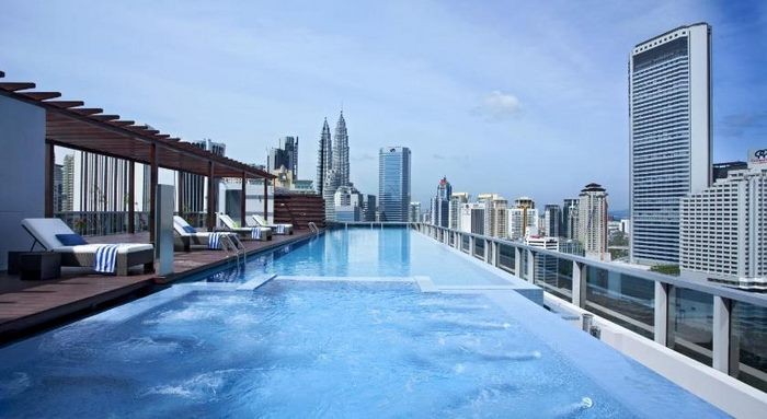 Khách sạn 4 sao ở Malaysia -Hồ bơi tại Somerset Kuala Lumpur 